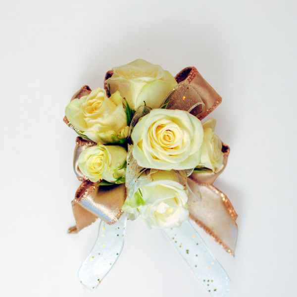 Ivory Luxe Wrist Corsage