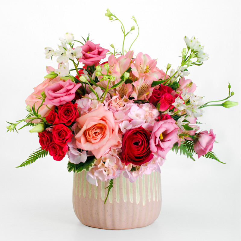 Strawberry Fields Grande Bouquet - Same Day Delivery
